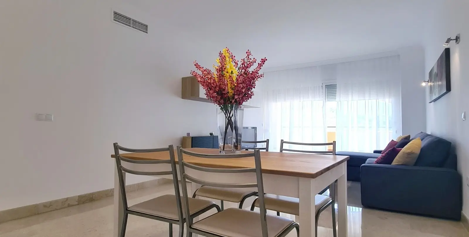 Venta de apartamento en planta media en Elviria 40