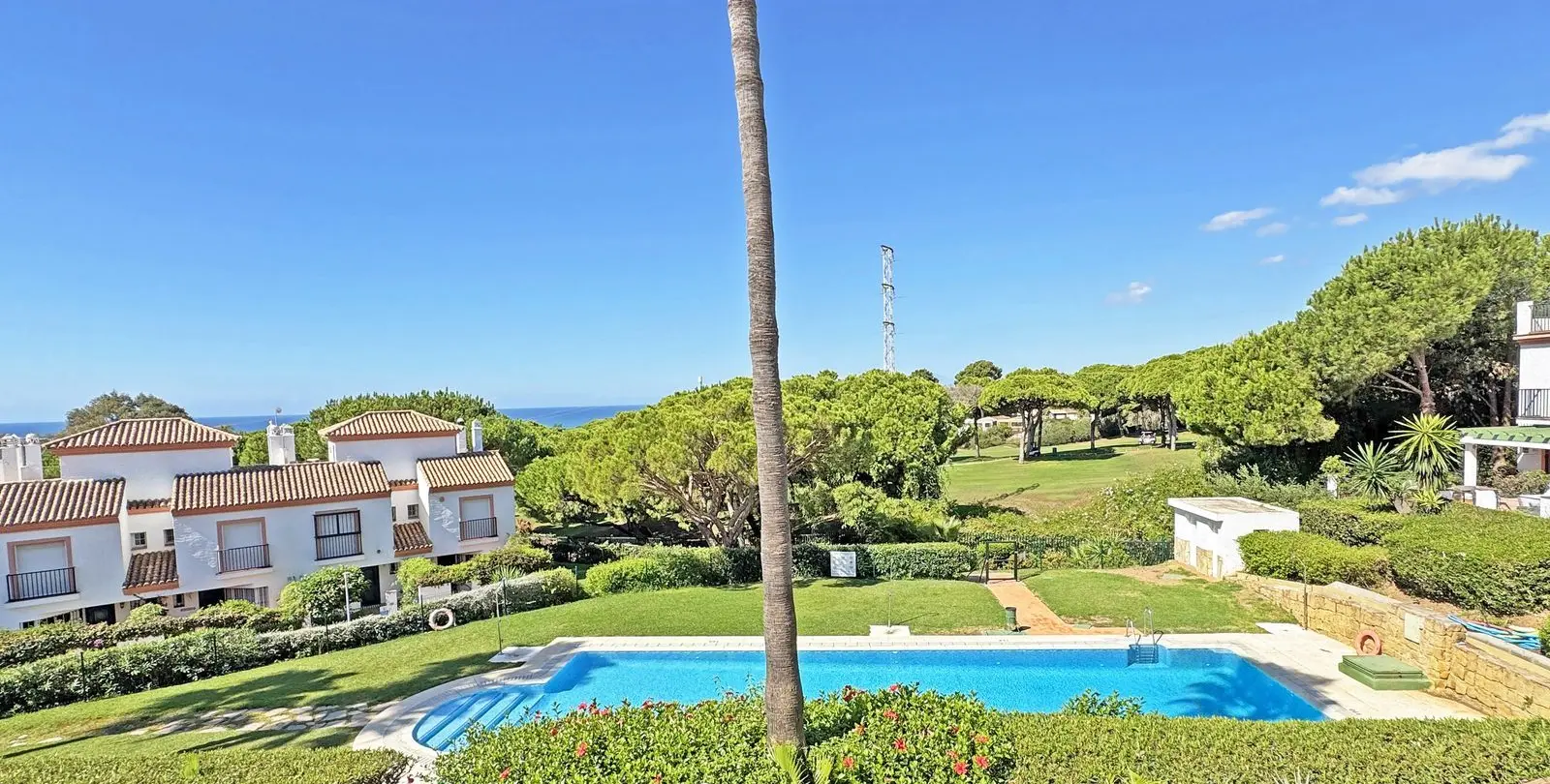 Sale of townhouse in Cabopino 2