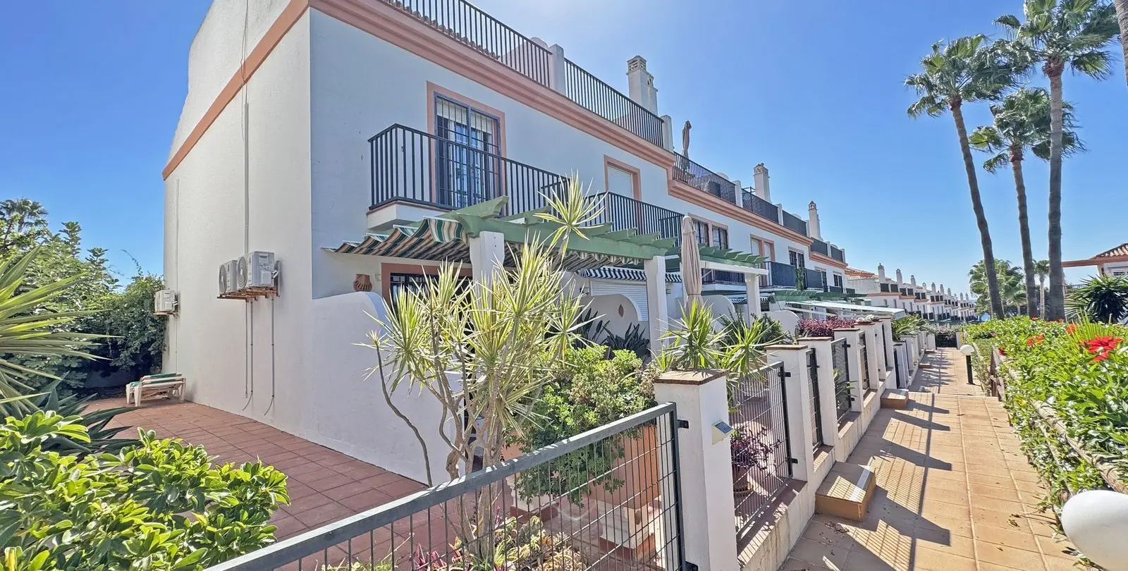 Sale of townhouse in Cabopino 6