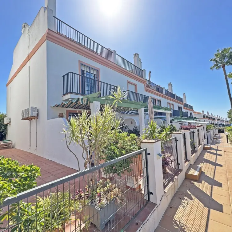 Sale of townhouse in Cabopino