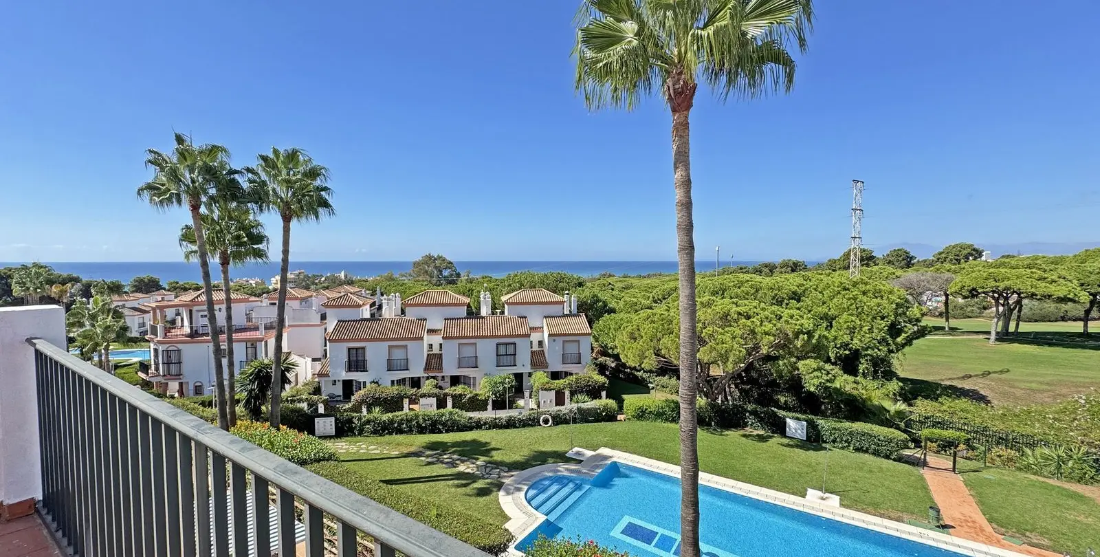 Sale of townhouse in Cabopino 31