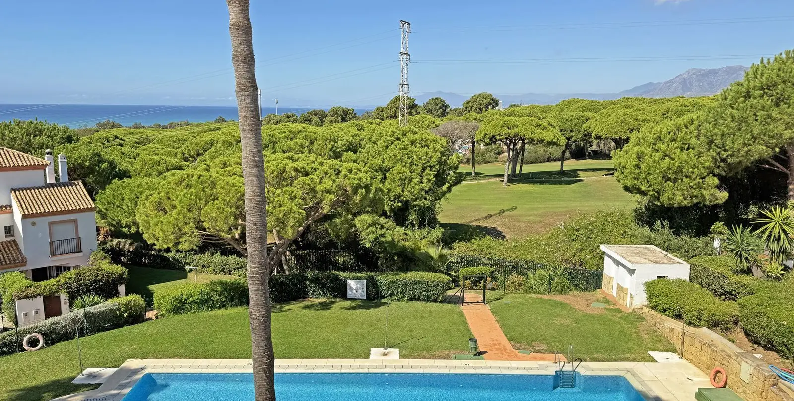 Sale of townhouse in Cabopino 32