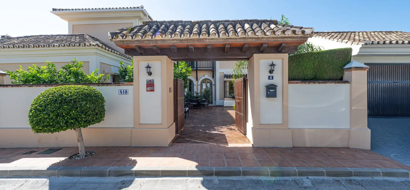 Sale of detached villa in Mijas Golf 1