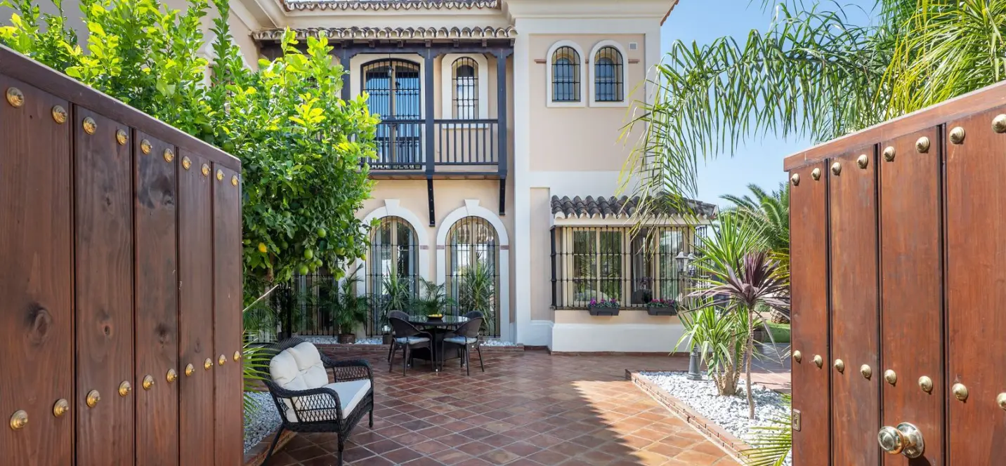 Sale of detached villa in Mijas Golf 2
