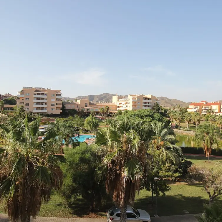 Sale of middle floor apartment in Alhaurín de la Torre