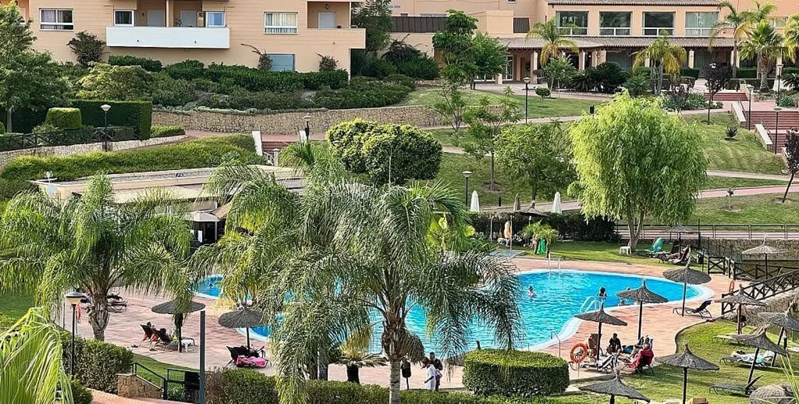 Sale of middle floor apartment in Alhaurín de la Torre 2