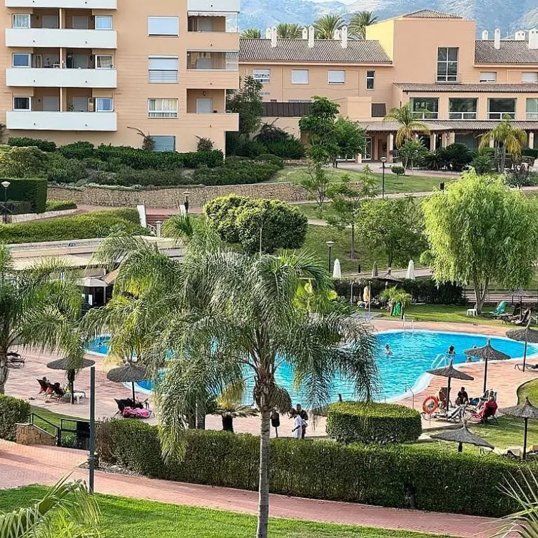Sale of middle floor apartment in Alhaurín de la Torre