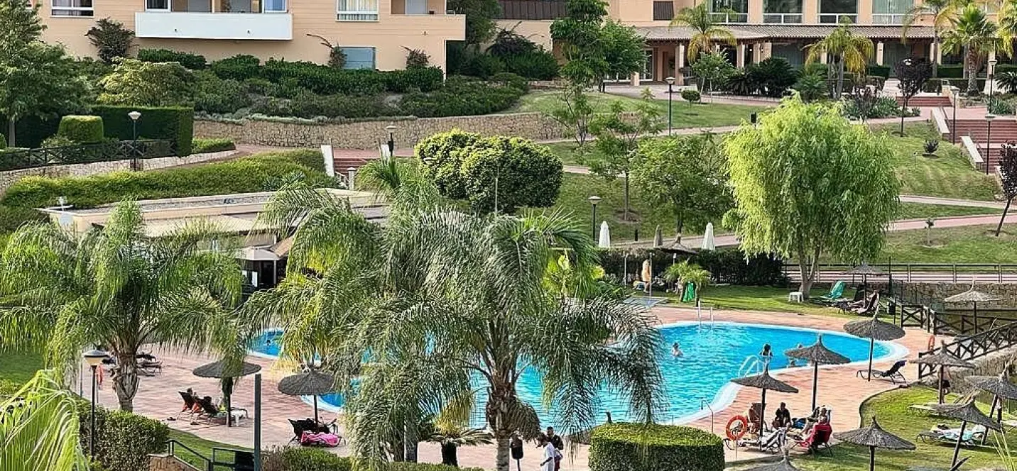 Sale of middle floor apartment in Alhaurín de la Torre 1