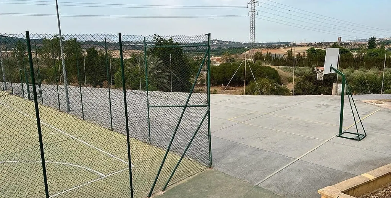 Sale of middle floor apartment in Alhaurín de la Torre 5