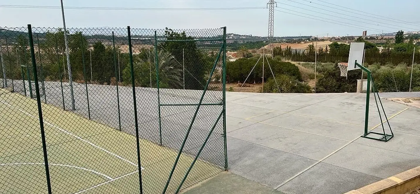 Sale of middle floor apartment in Alhaurín de la Torre 4