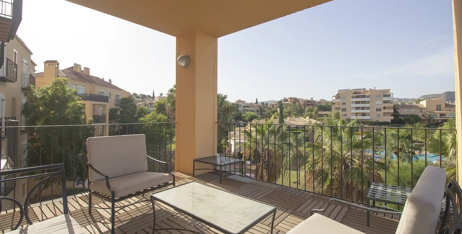 Sale of middle floor apartment in Alhaurín de la Torre 8