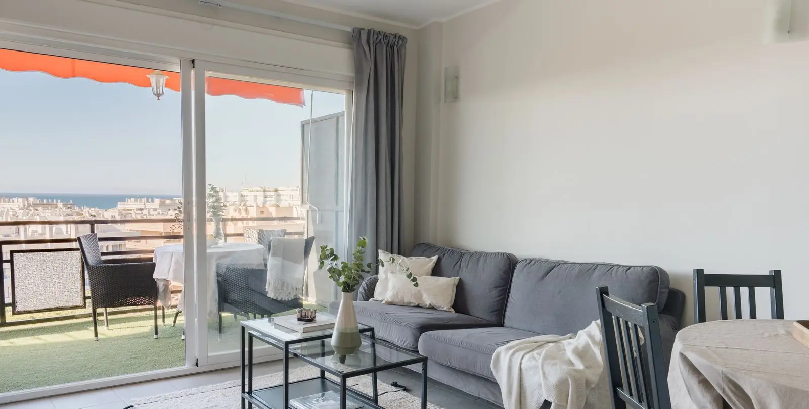 Venta de apartamento en planta media en Marbella 4