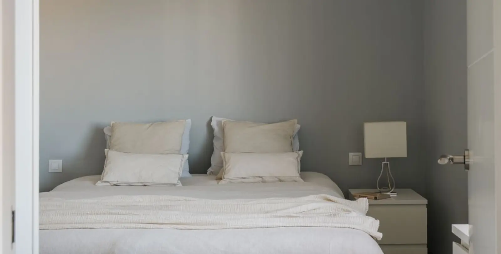 Venta de apartamento en planta media en Marbella 8