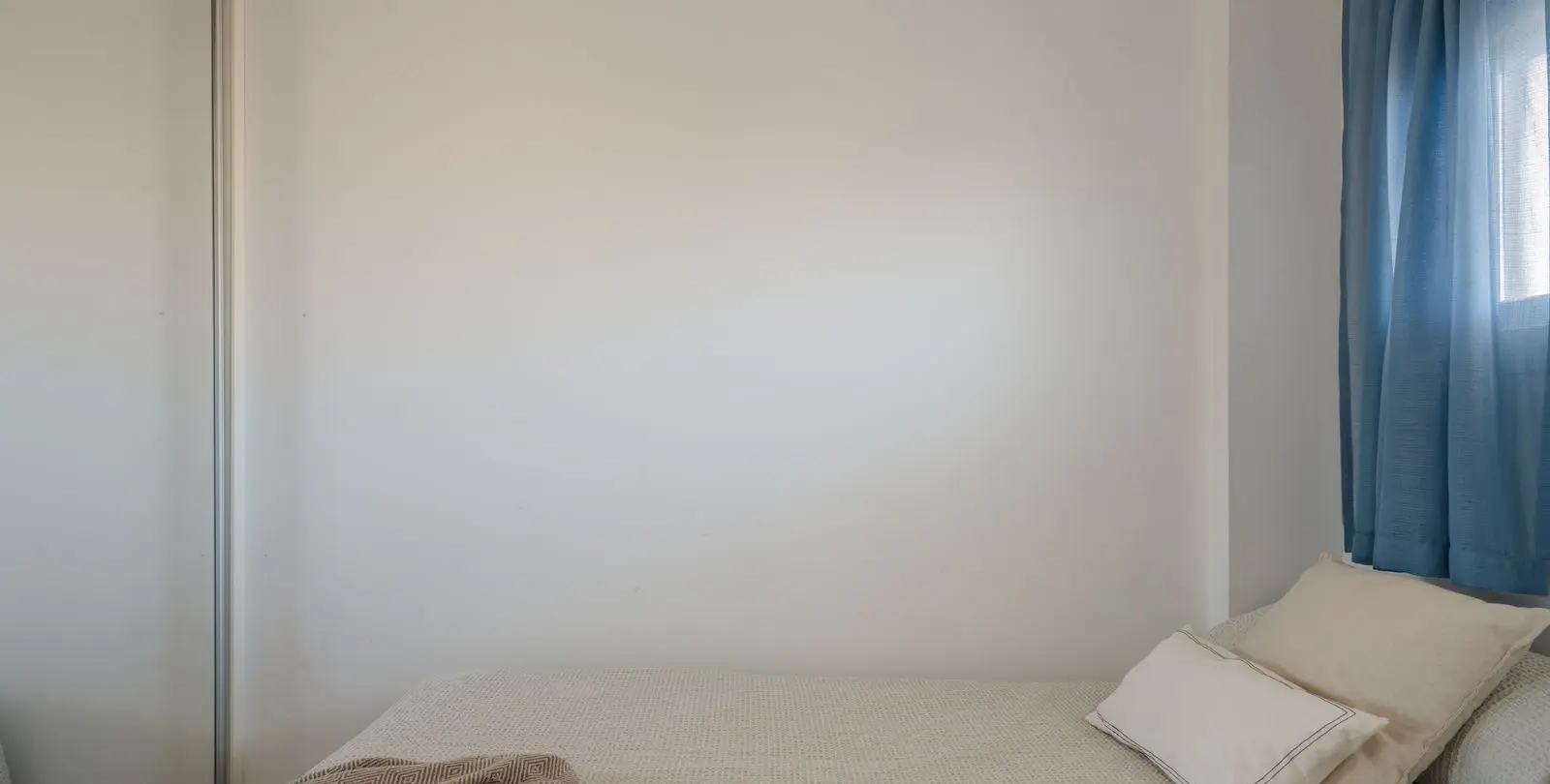 Venta de apartamento en planta media en Marbella 12
