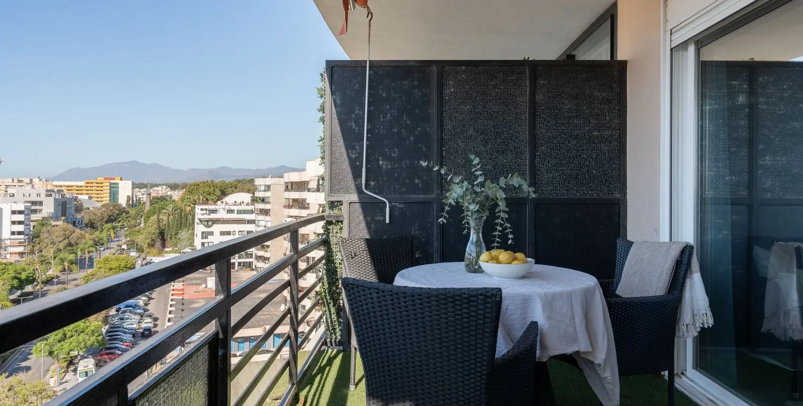 Venta de apartamento en planta media en Marbella 15