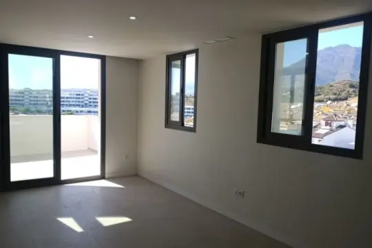 Image 4 thumb
