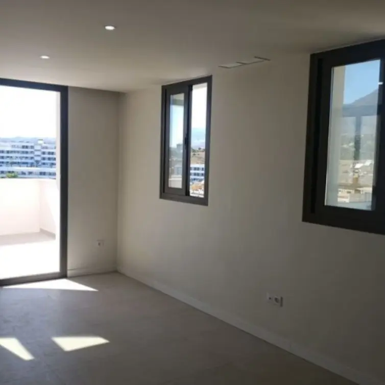 Продажа апартаментов на первом этаже в Estepona