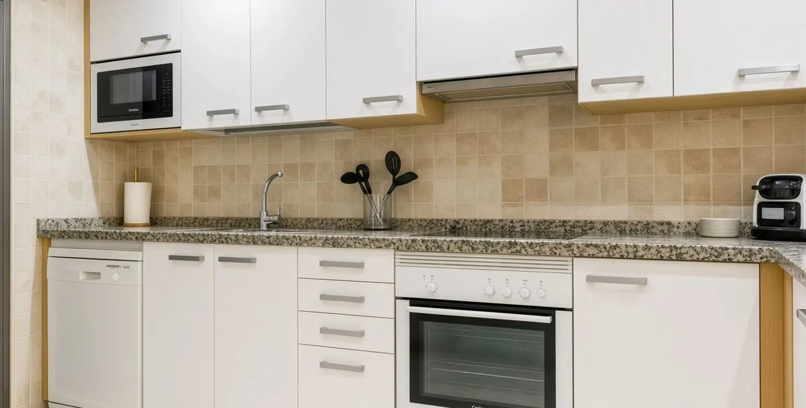 Venta de apartamento en planta baja en Estepona 6