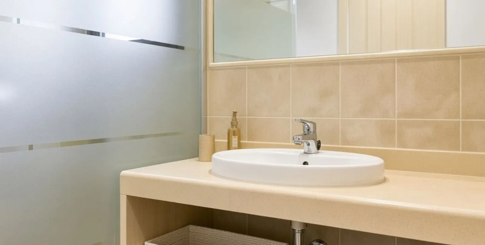 Venta de apartamento en planta baja en Estepona 16