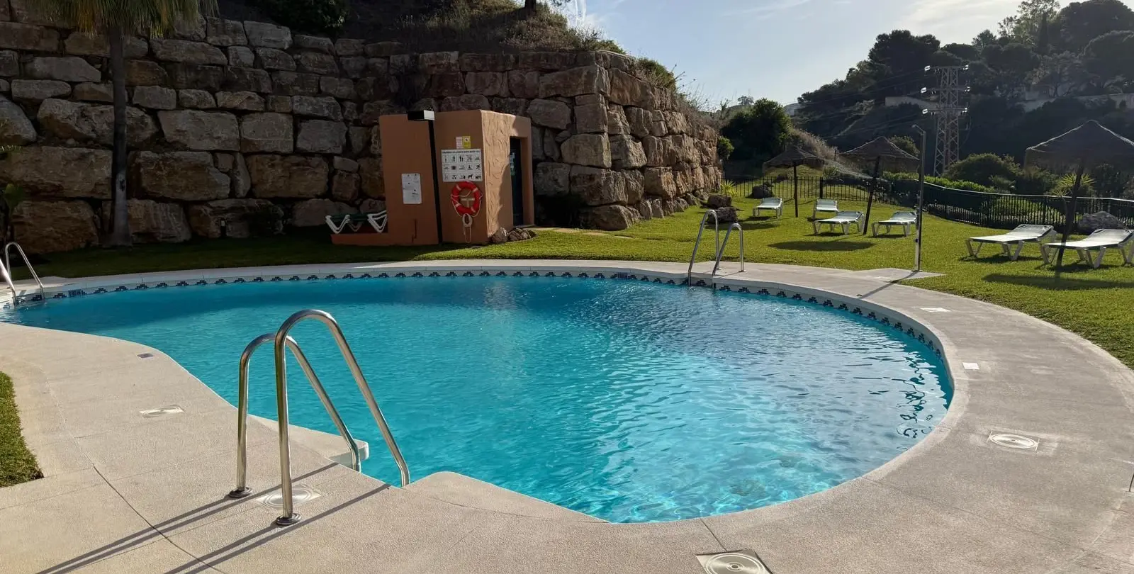 Venta de ático dúplex en Elviria 1