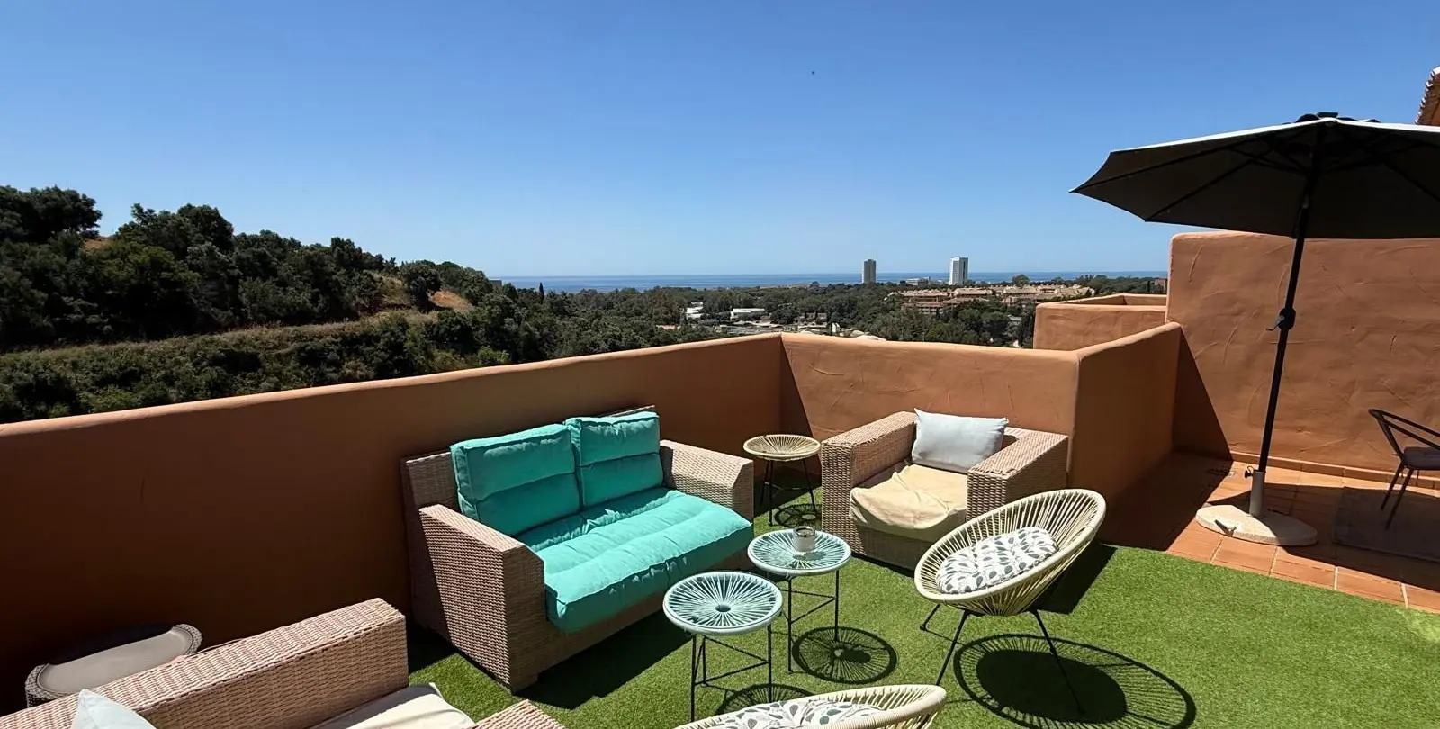 Venta de ático dúplex en Elviria 2