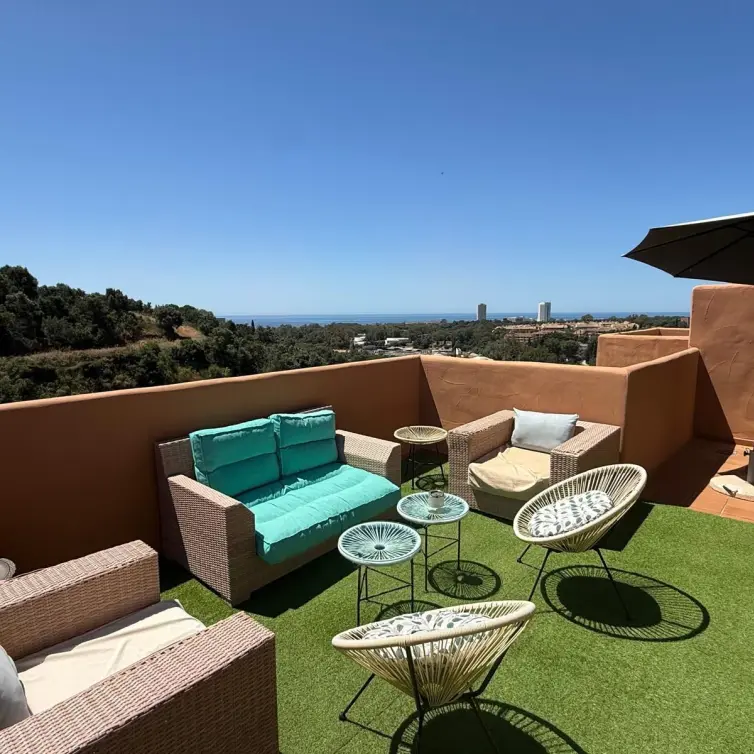 Venta de ático dúplex en Elviria