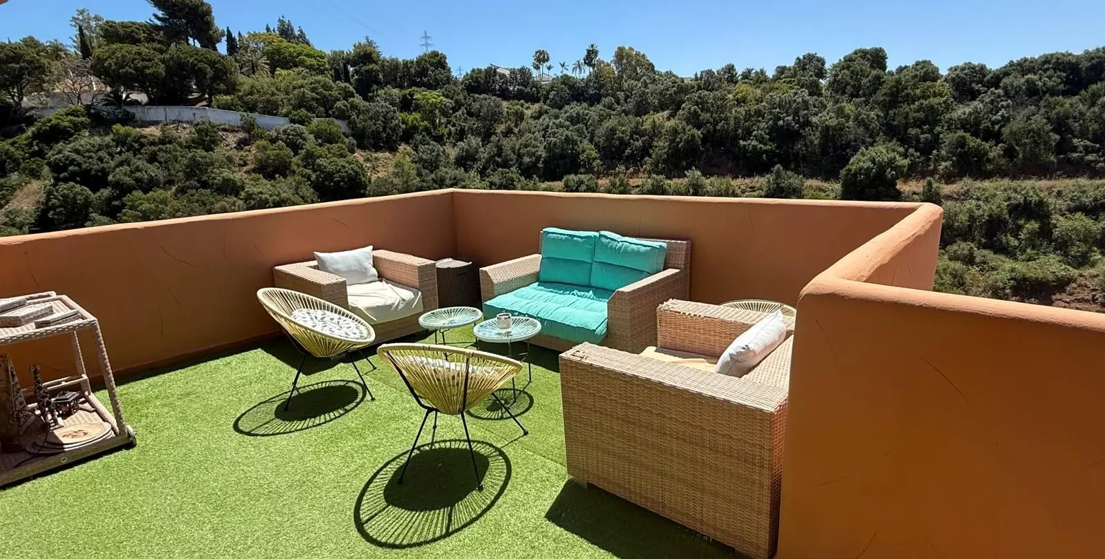 Venta de ático dúplex en Elviria 3