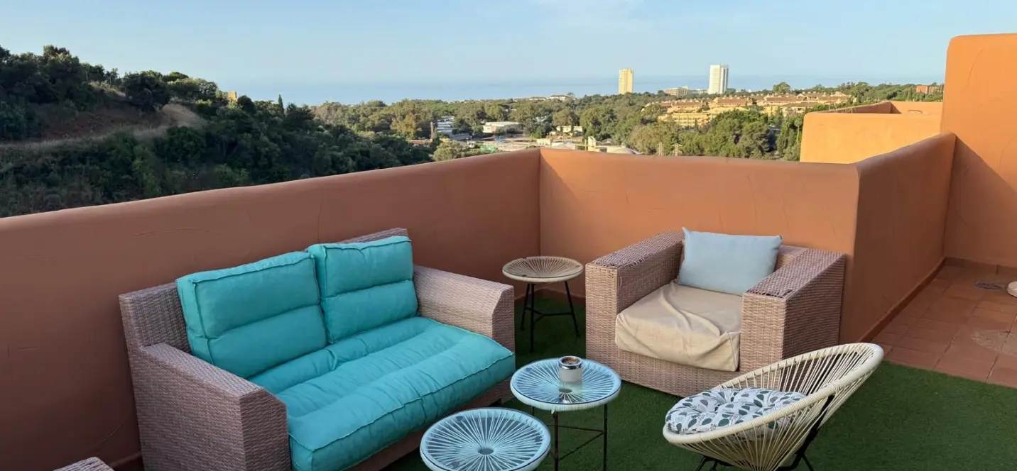 Venta de ático dúplex en Elviria 3