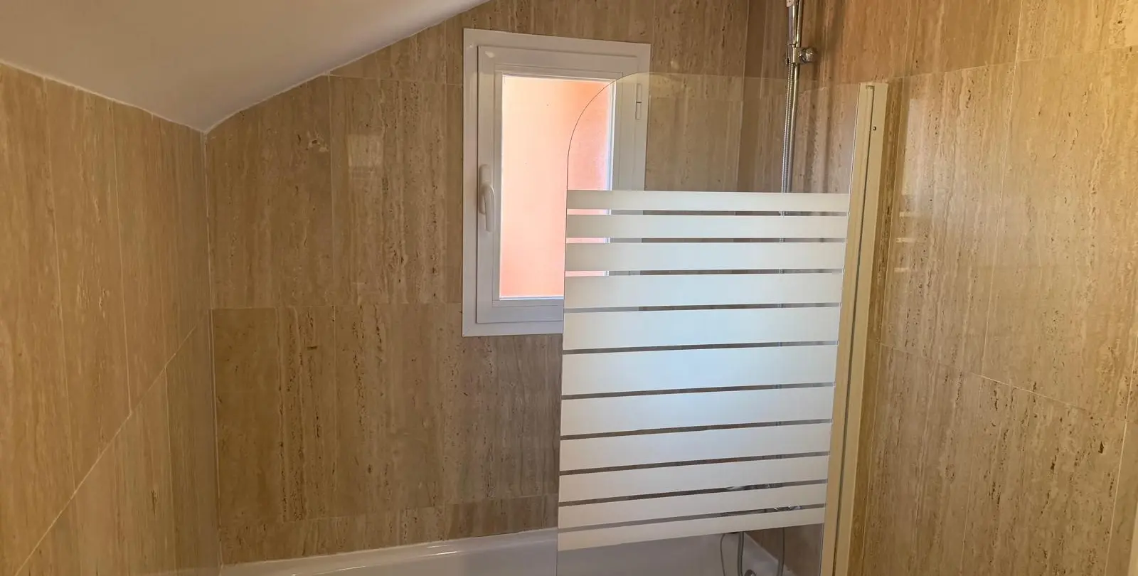Venta de ático dúplex en Elviria 10