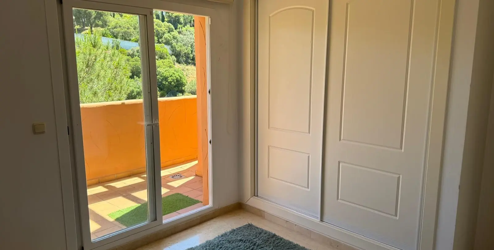 Venta de ático dúplex en Elviria 18