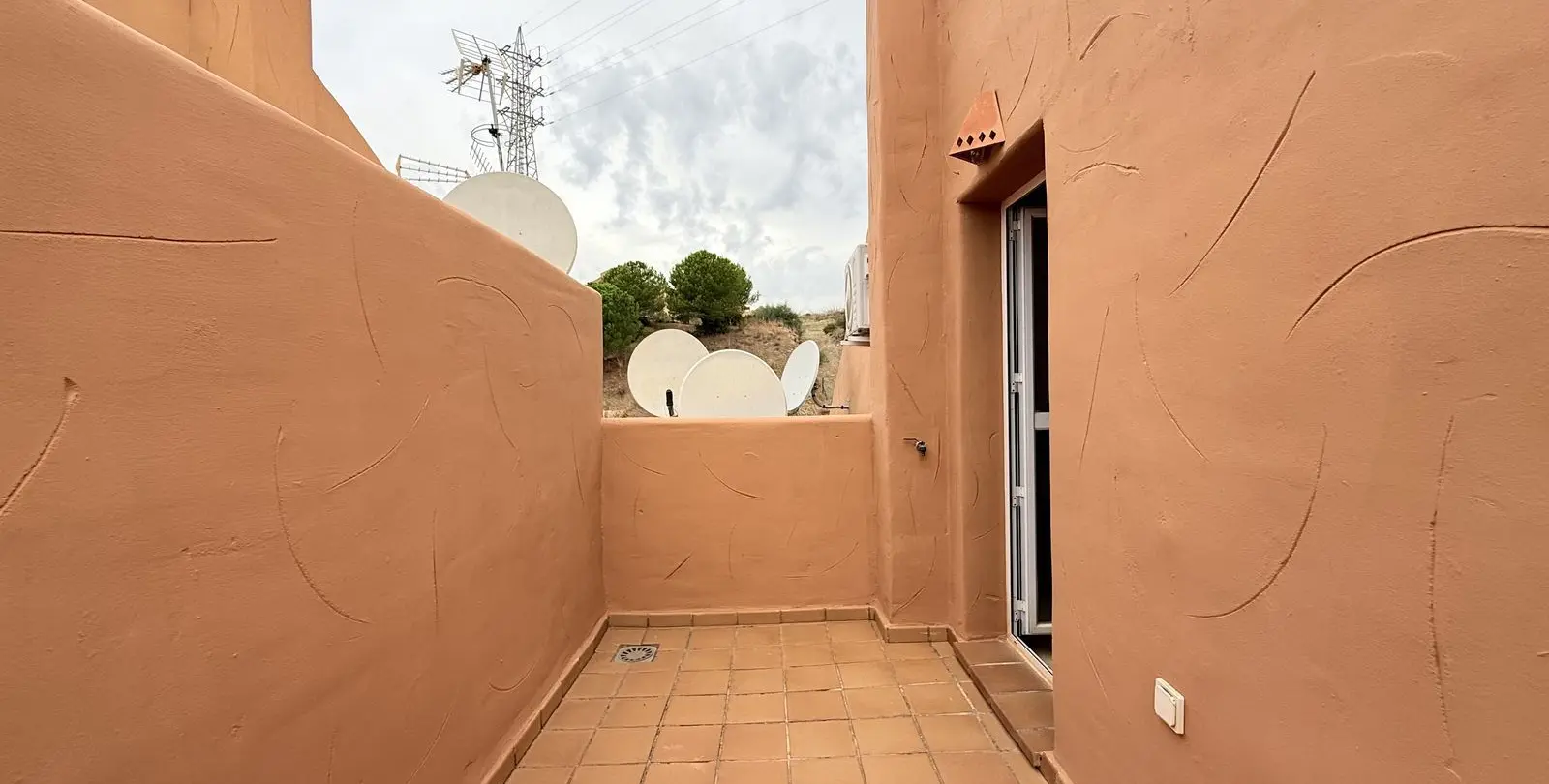 Venta de ático dúplex en Elviria 34