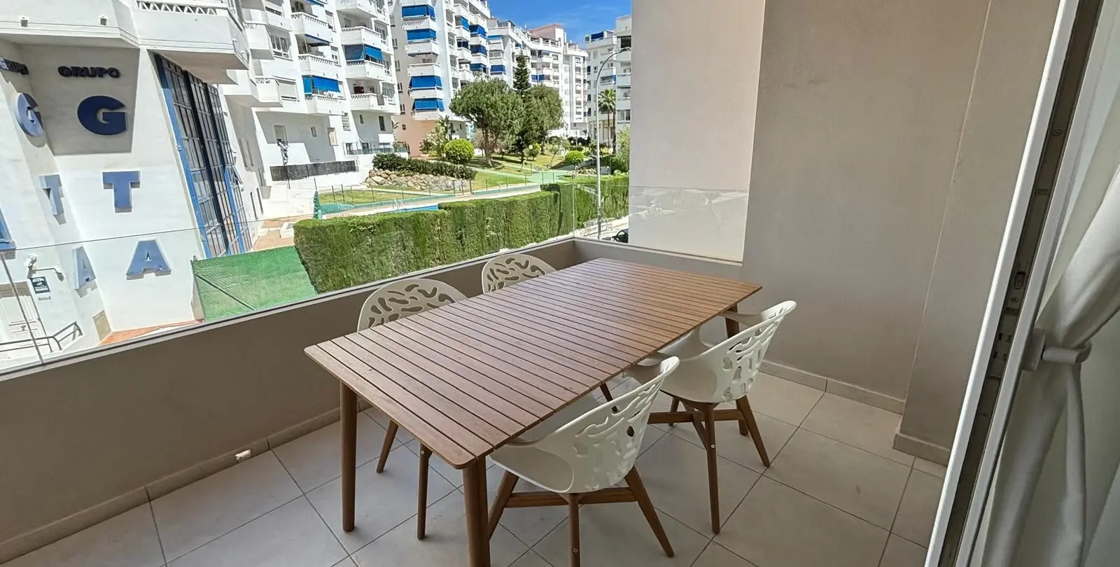 Venta de apartamento en planta media en Marbella 1