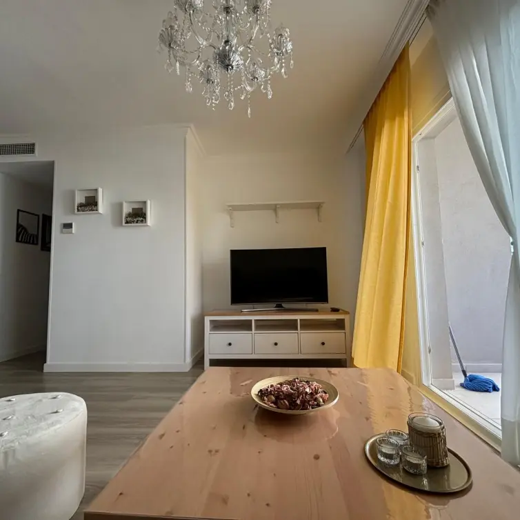 Venta de apartamento en planta media en Marbella