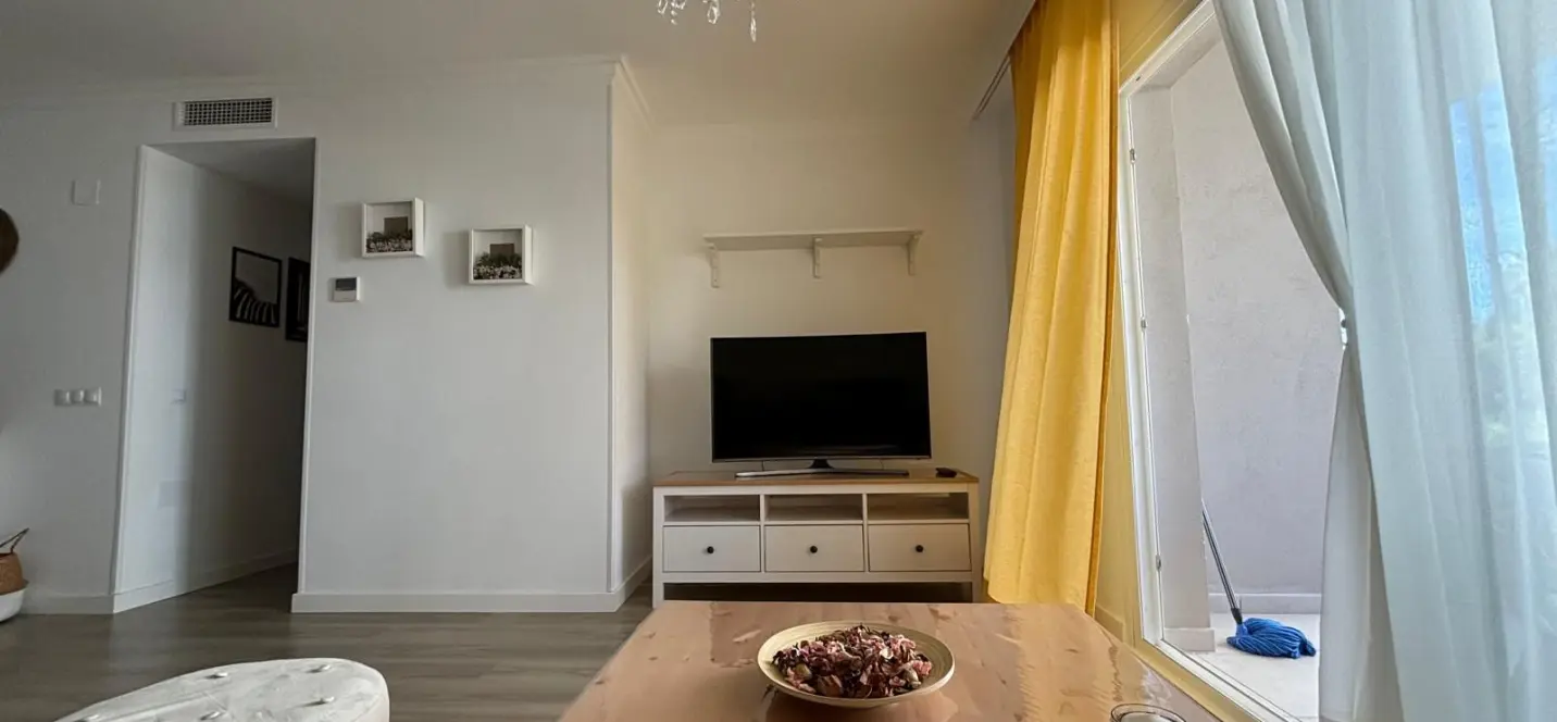 Venta de apartamento en planta media en Marbella 3