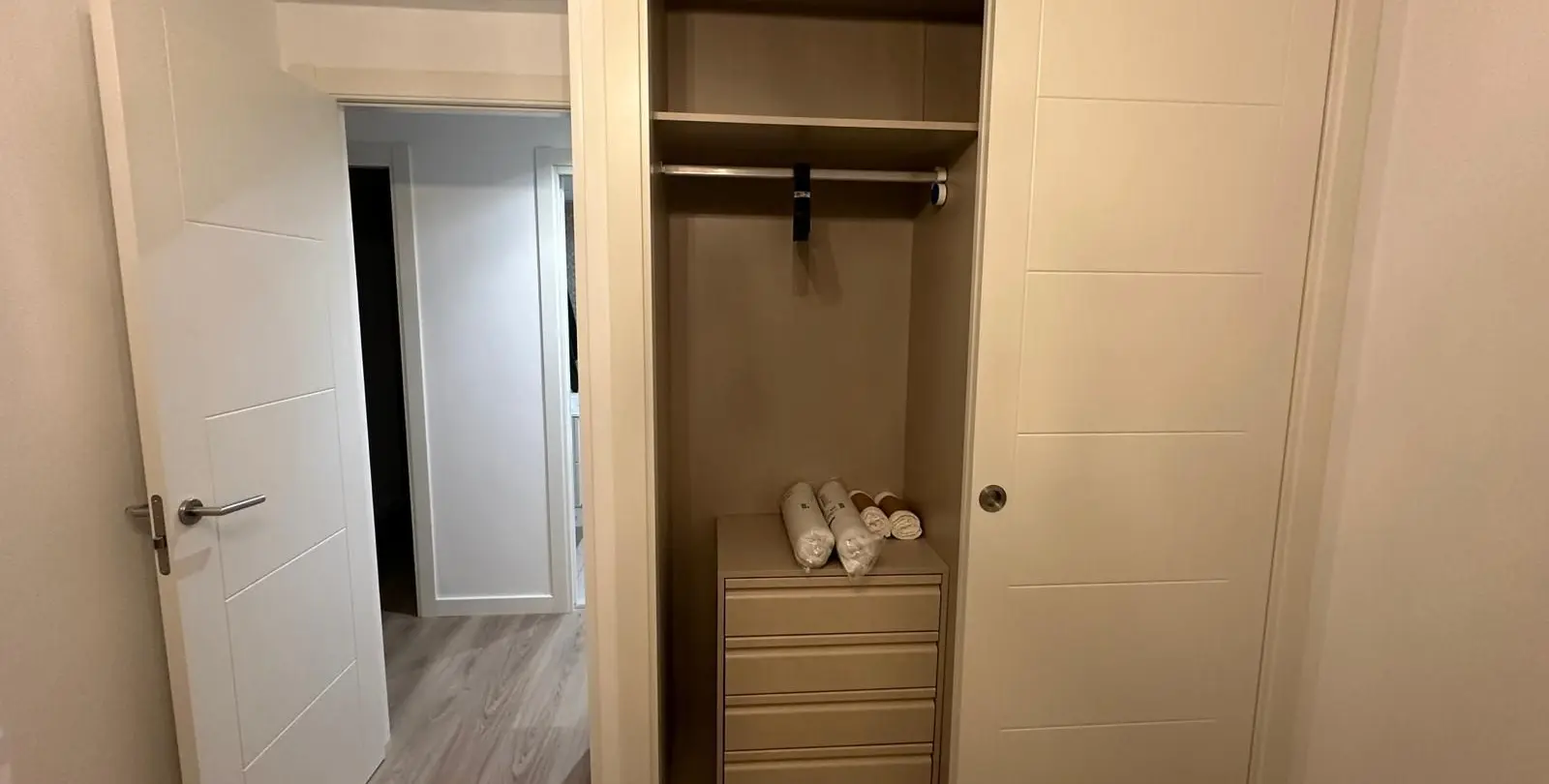 Venta de apartamento en planta media en Marbella 39
