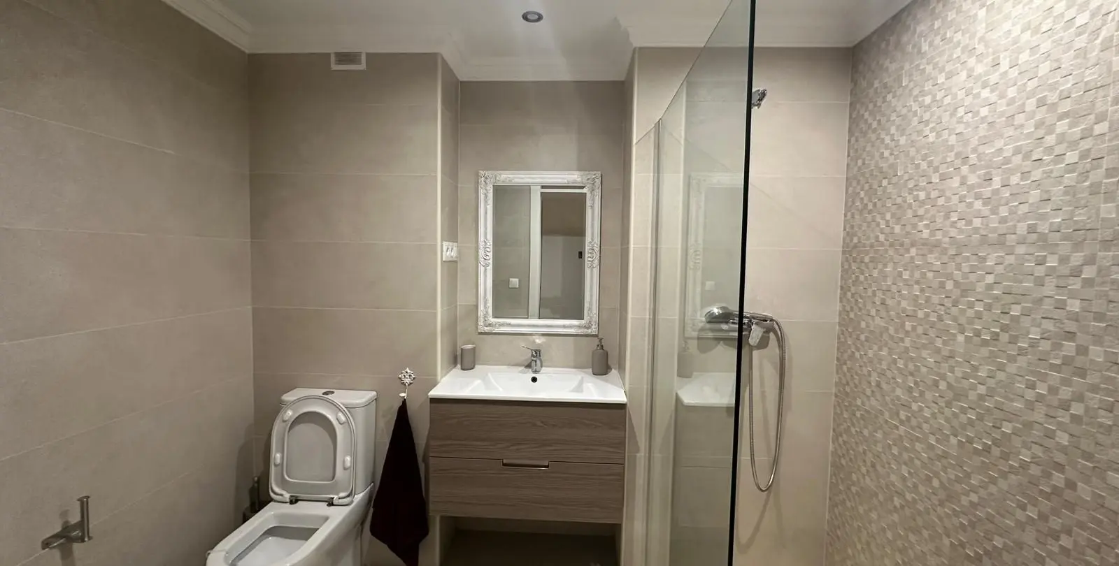 Venta de apartamento en planta media en Marbella 46