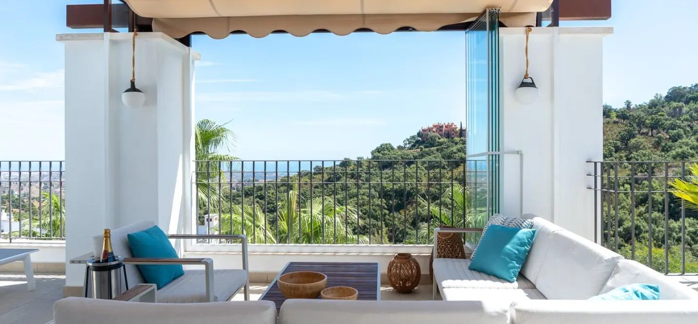 Sale of penthouse in La Mairena 0