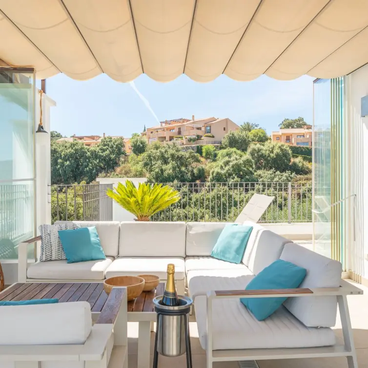 Sale of penthouse in La Mairena