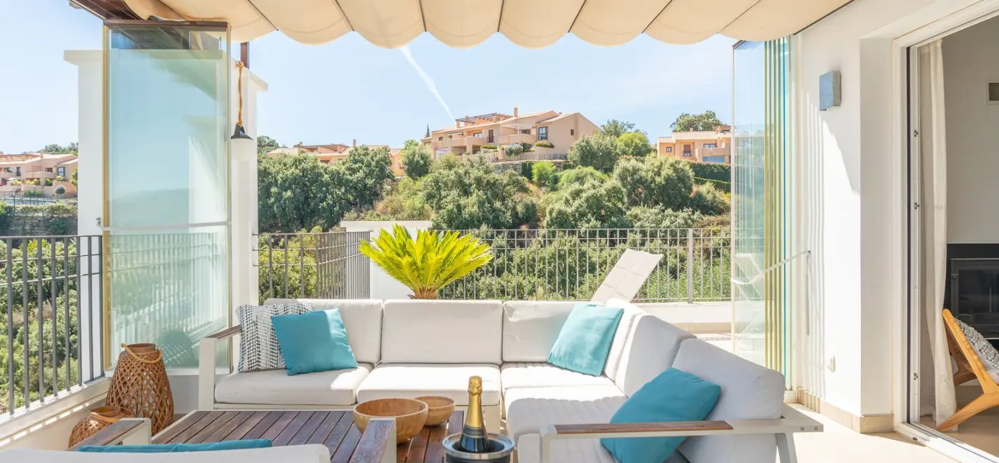 Sale of penthouse in La Mairena 1