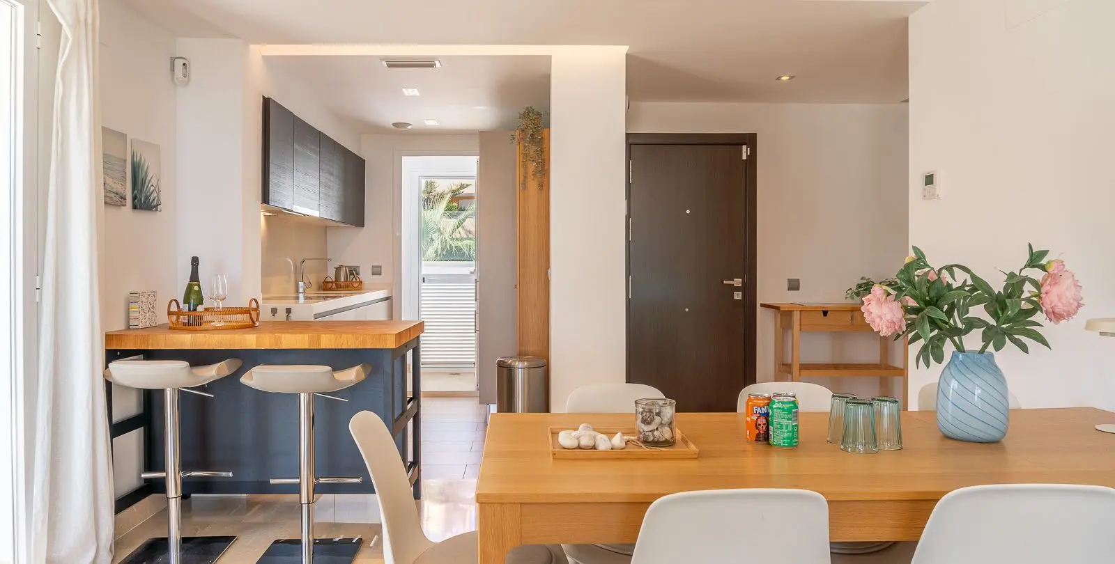Sale of penthouse in La Mairena 9