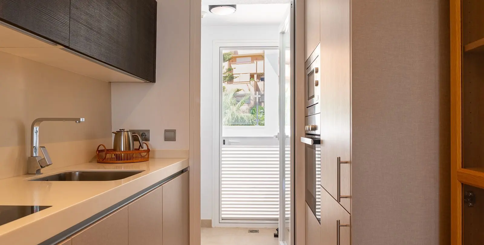 Sale of penthouse in La Mairena 14
