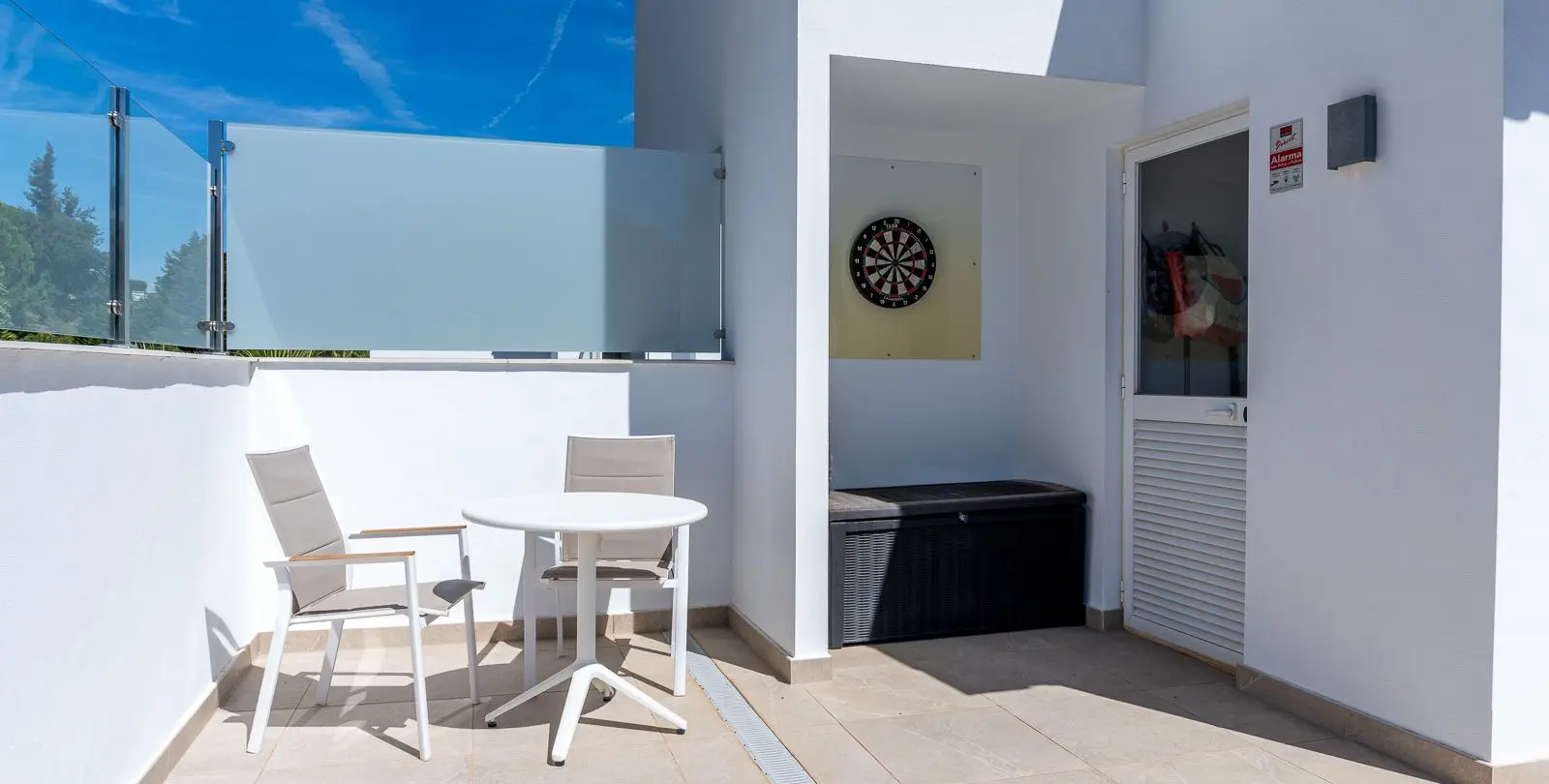 Sale of penthouse in La Mairena 15