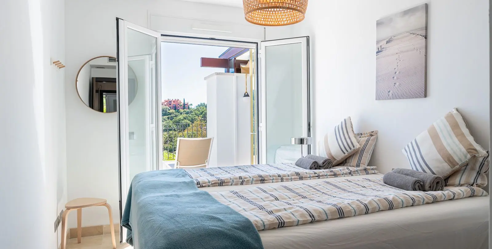 Sale of penthouse in La Mairena 25