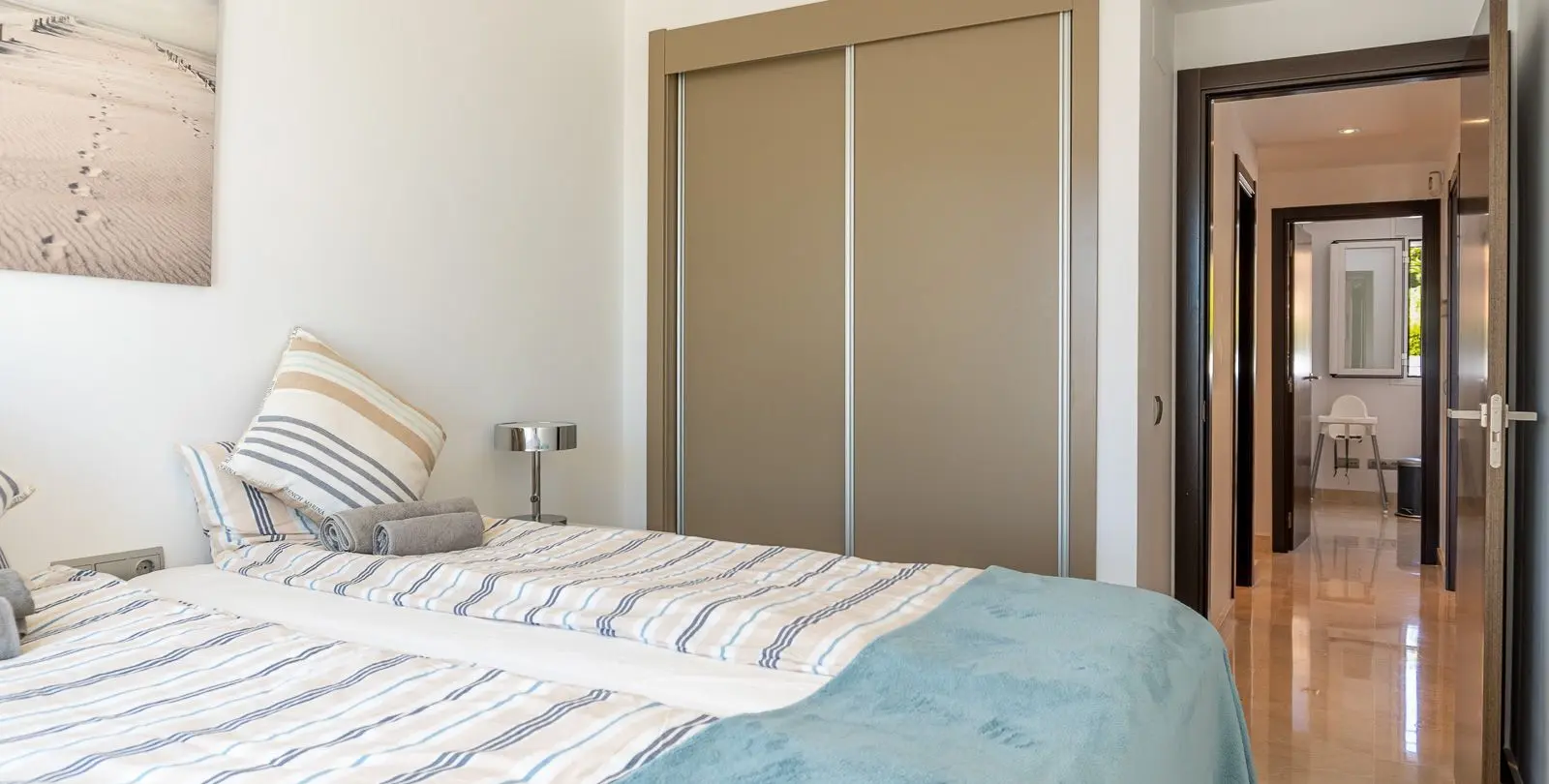 Sale of penthouse in La Mairena 26