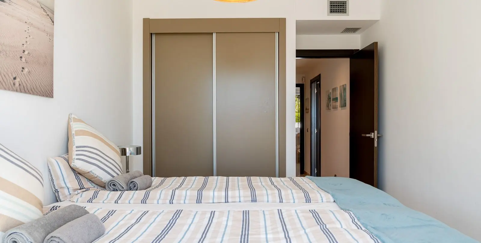 Sale of penthouse in La Mairena 27
