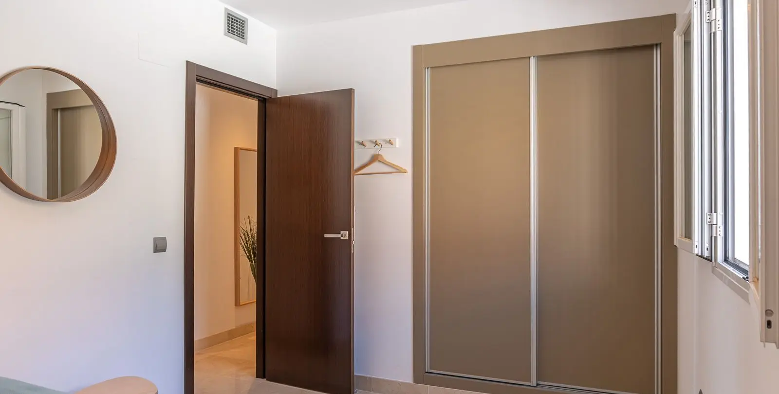 Sale of penthouse in La Mairena 30