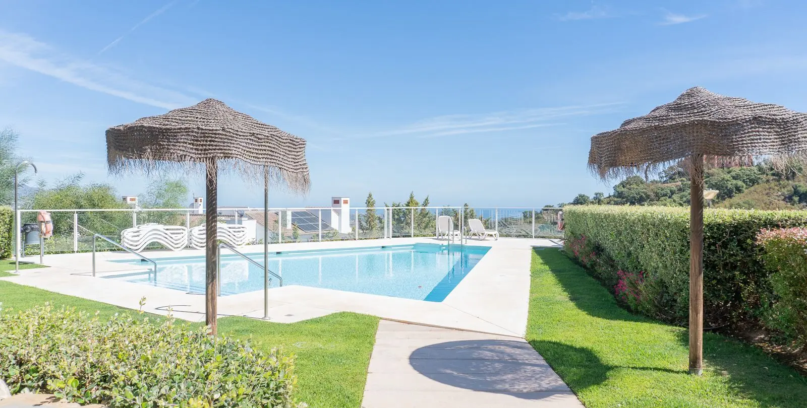 Sale of penthouse in La Mairena 41