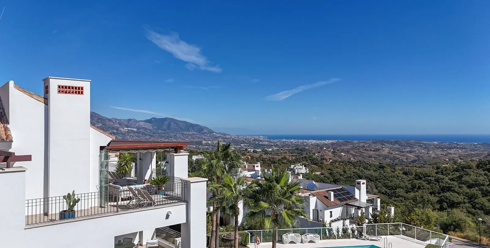 Sale of penthouse in La Mairena 46