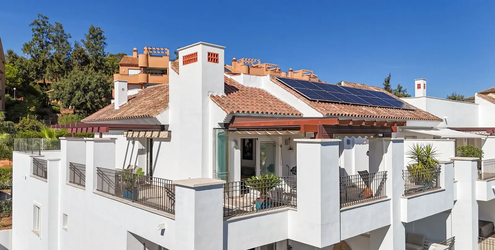 Sale of penthouse in La Mairena 47