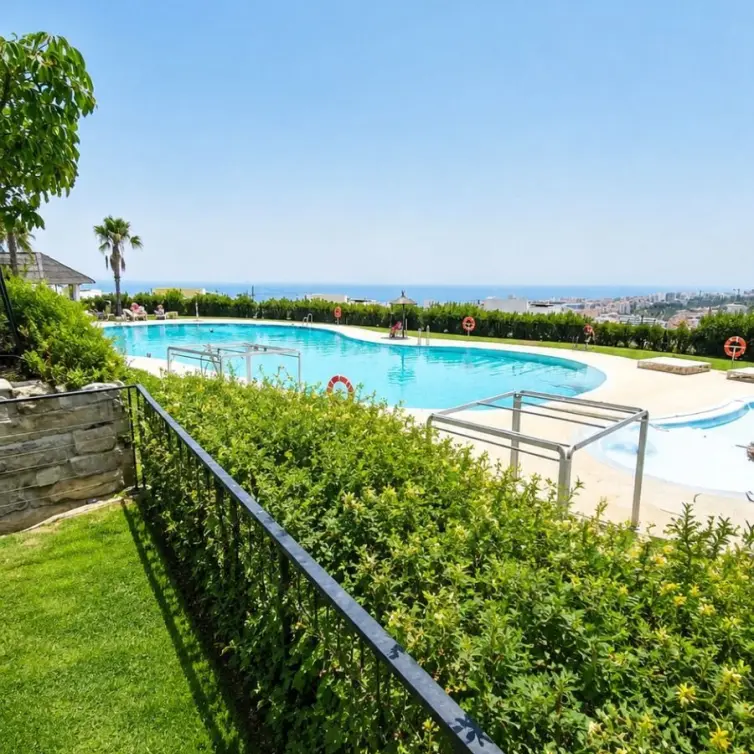 Sale of ground floor apartment in Estepona